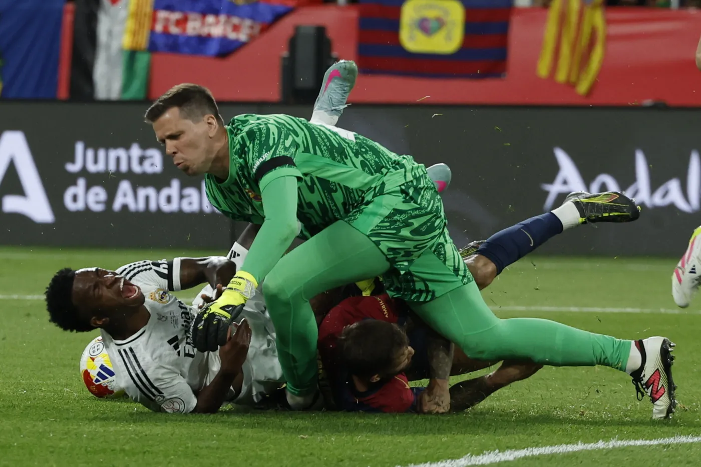 Szczęsny zawinił przy golu dla Realu. Barcelona zdobyła Puchar Hiszpanii