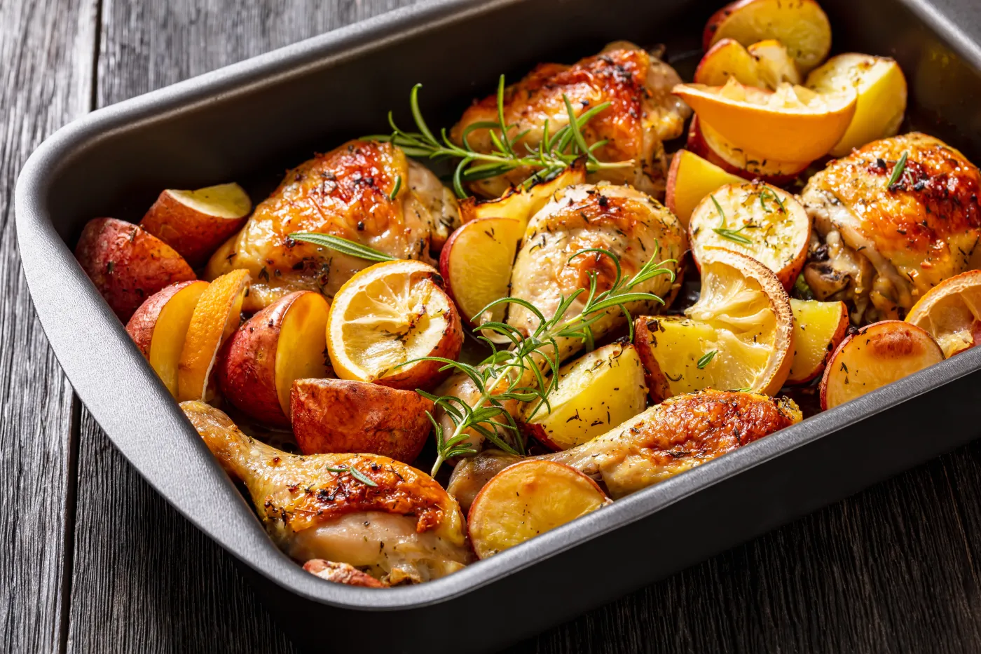 Pyszny obiad na niedzielę. Podajemy przepis, Ty gotujesz. Kurczak z rozmarynem