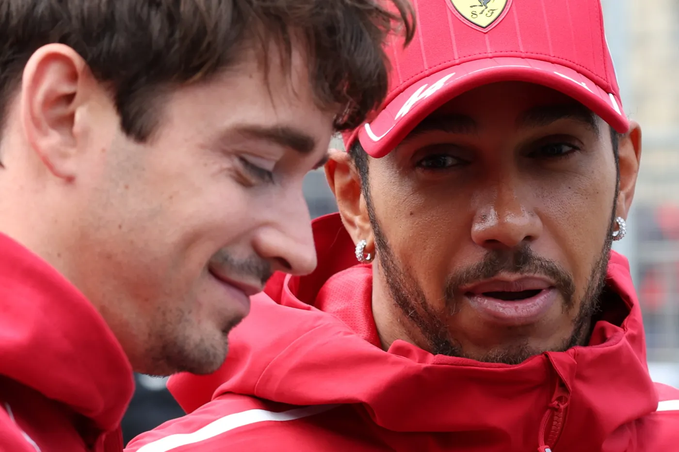 Hamilton przeprosi Leclerca. Nie przepuścił go na finiszu wyścigu Formuły 1 w Baku