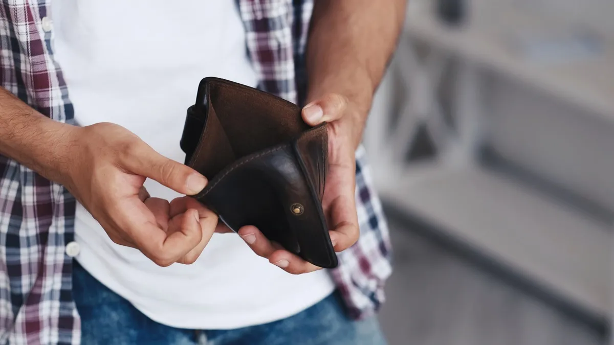 Zasiłek dla bezrobotnych 2025. Kto może się ubiegać o blisko 2 tys. zł?