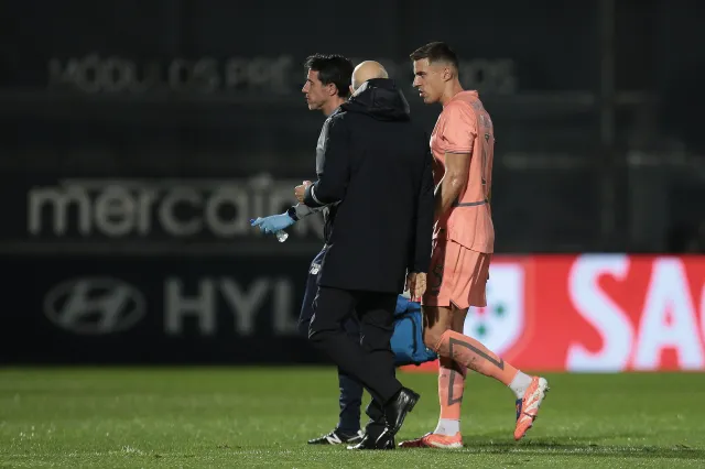 Ból głowy Urbana przed meczem z Holandią. Kadra bez Skorupskiego, Bednarka i Piątka