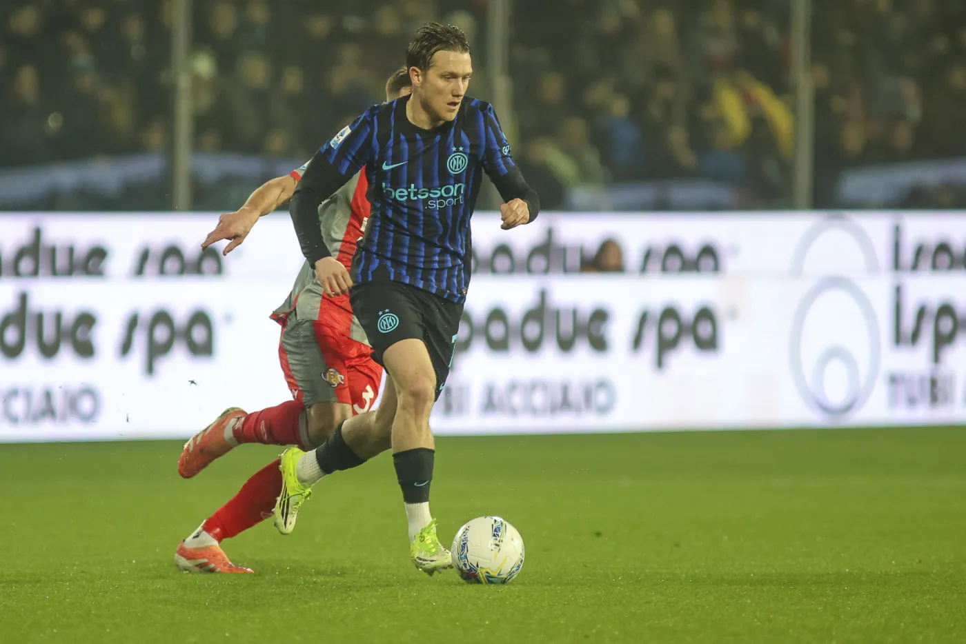 Dzieło sztuki. Piotr Zieliński atomowym strzałem zdjął pajęczynę w bramce Cremonese