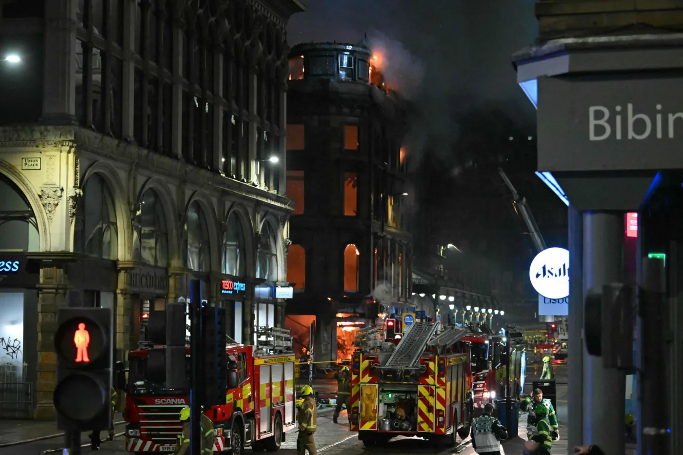 Potężny pożar przy Glasgow Central. Budynek częściowo się zawalił, dworzec zamknięty