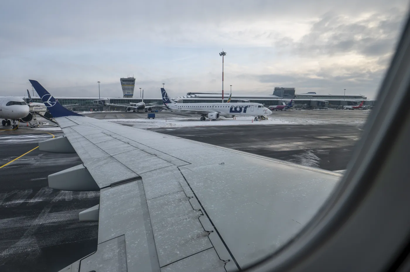 Loty na Bliski Wschód wstrzymane. Zamknięta przestrzeń powietrzna