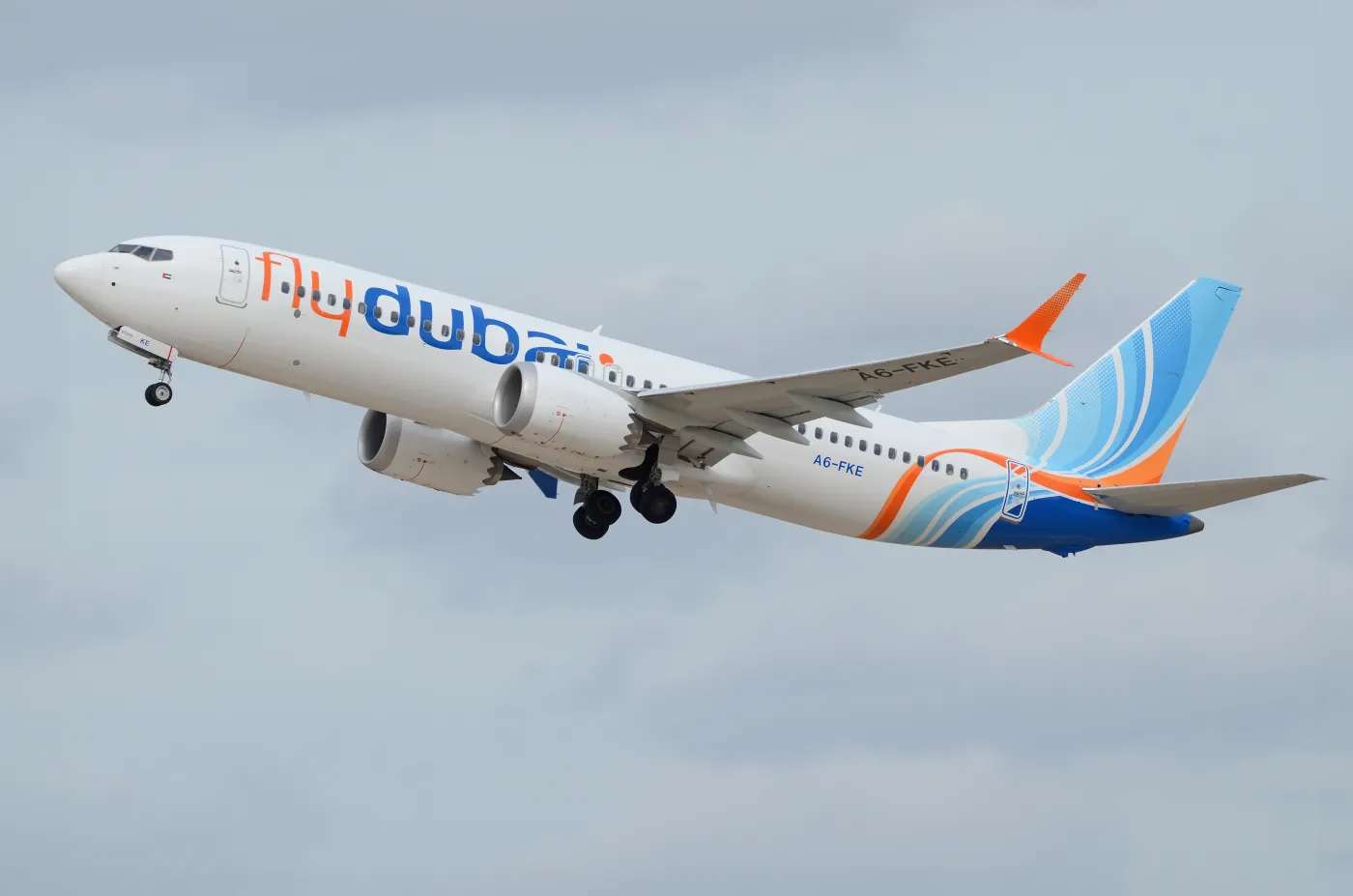 Pierwsi Polacy wrócili z Bliskiego Wschodu. Samolot z Dubaju wylądował w Warszawie