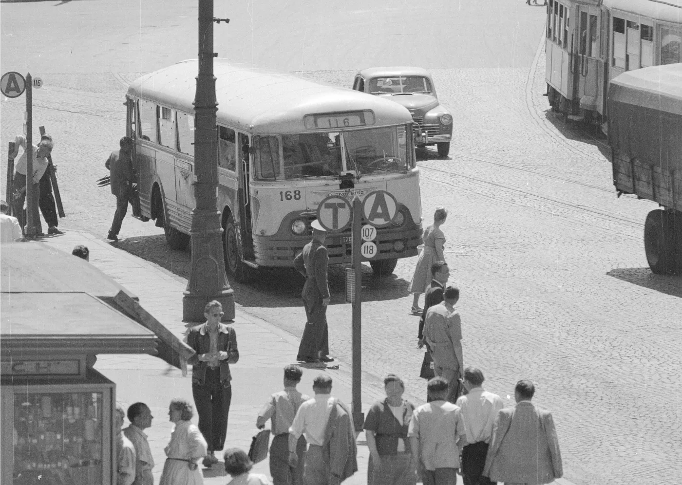 QUIZ. Życie codzienne czasów PRL. Na ilu z 18 pełnych nostalgii pytań polegniesz?