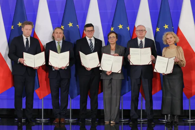 Sędziowie TK złożyli ślubowanie. Prezydenta w Sejmie nie było