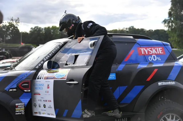 Krzysztof Hołowczyc najszybszy na trasie rajdu Baja Poland