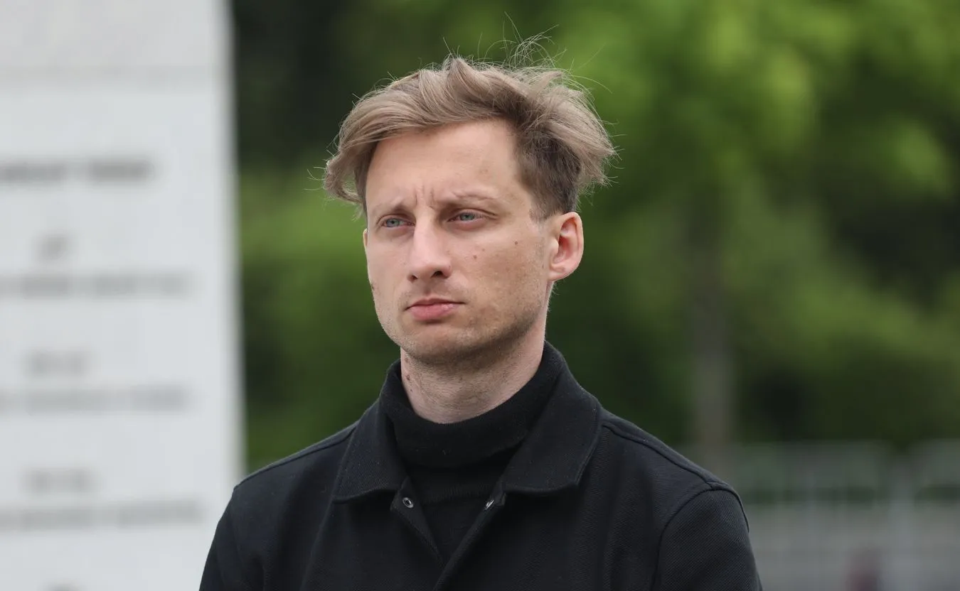 "Ekonomiczny wydatek" posła opozycji. Franciszek Sterczewski kupił iPhone'a z publicznych środków