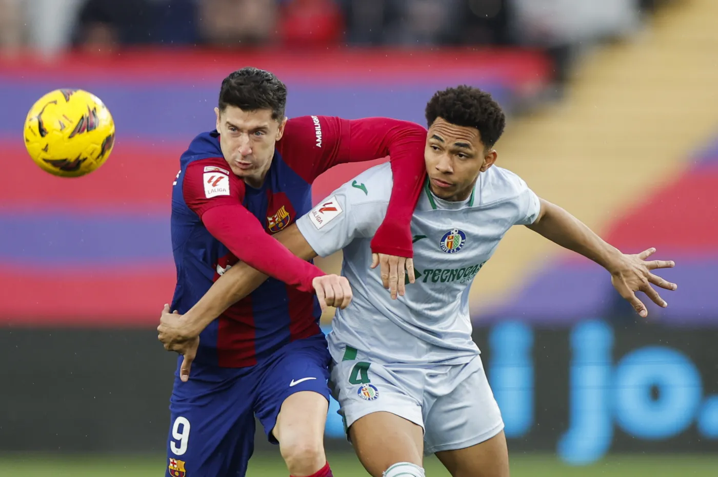 Robert Lewandowski trafił do siatki, ale sędzia nie uznał gola [WIDEO]