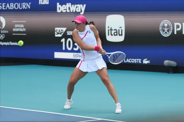Iga Świątek jak walec. Camila Giorgi rozjechana w 2. rundzie turnieju w Miami [WIDEO]