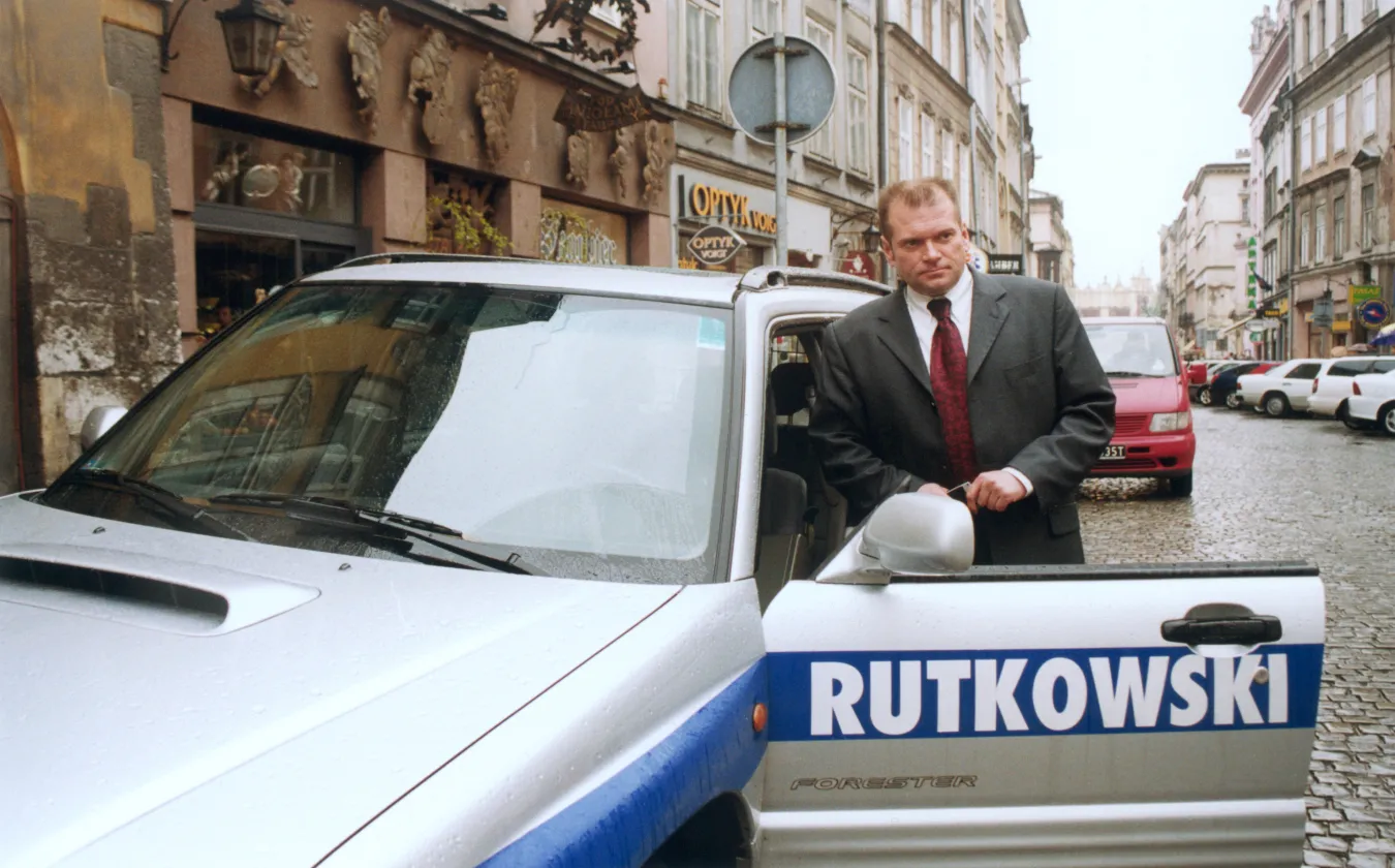 krzysztof-rutkowski-tak-wygladal-gdy-rozpoczynal-swoja-kariere-w-branzy-i-w-mediach-38154379.jpg