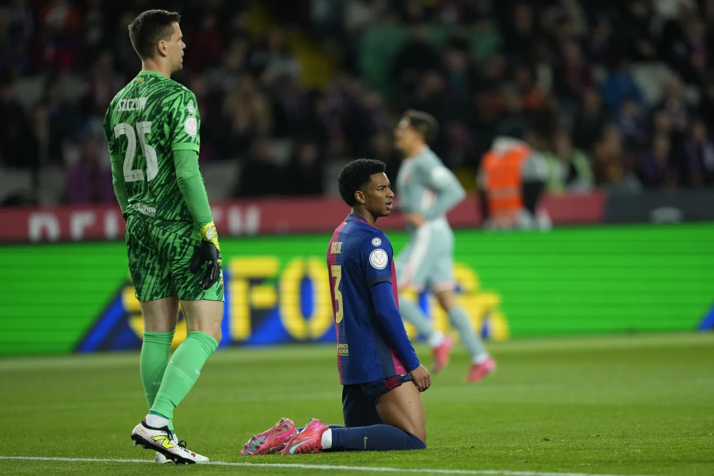 Barcelona gra z Atletico Madryt, a Wojciech Szczęsny robi coś takiego... [WIDEO]