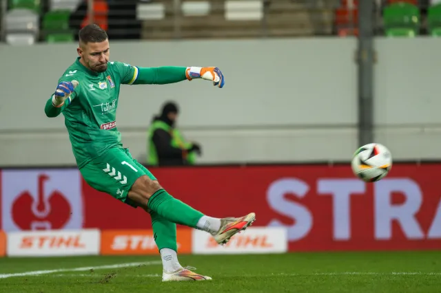 Kacper Rosa zrobił wszystko, by Legia nie przegrała w Lublinie. Sabotaż bramkarza Motoru