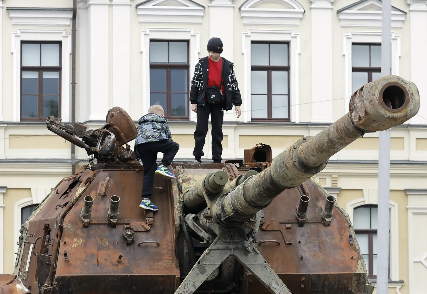Rosjanie szkolą ukraińskie dzieci. Szykują je do udziału w wojnie przeciwko ojczyźnie
