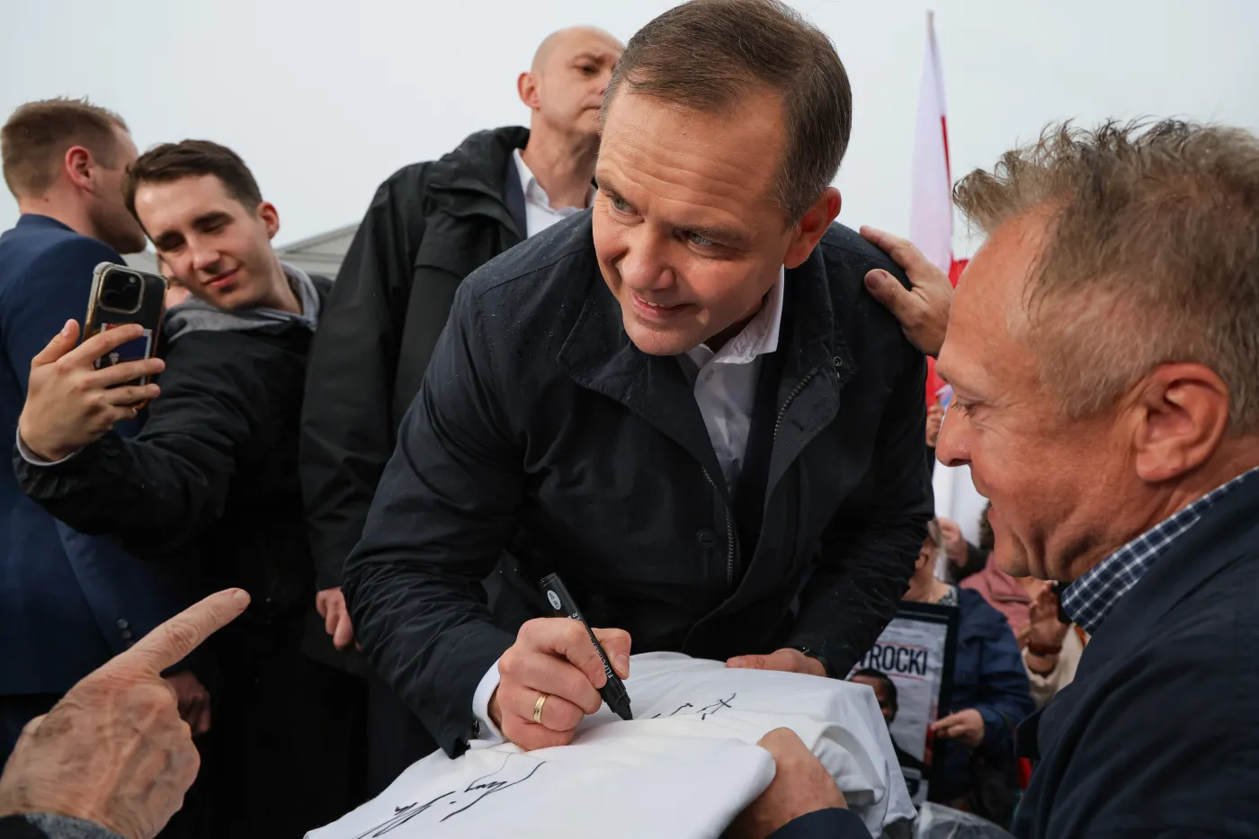 Nawrocki podpisał kolejną deklarację. To będzie jego pierwsza inicjatywa ustawodawcza