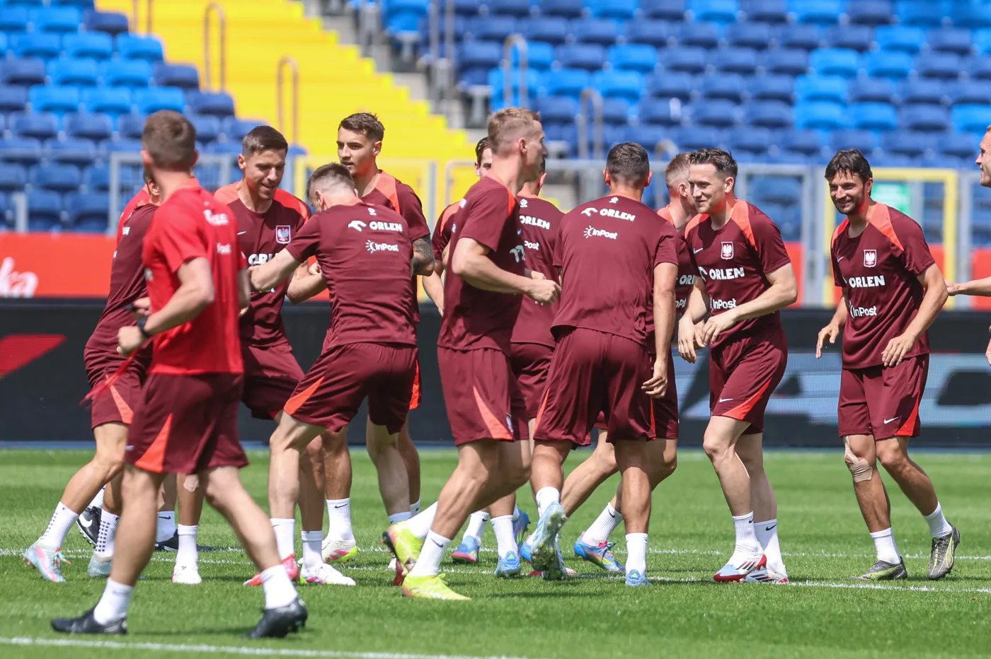 Sport w TV piątek 6 czerwca. Polska - Mołdawia i Ekstraliga żużla. Gdzie obejrzeć na żywo?