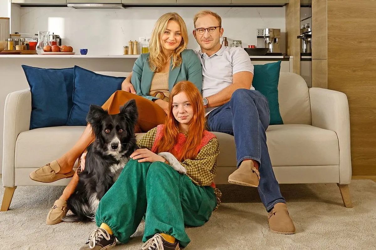 Małgorzata Socha, Borys Szyc, Aleksandra Zagrodzka i Sprytek w komedii familijnej "Psoty"