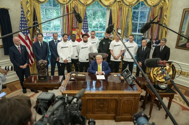 Donald Trump przyjął w Białym Domu piłkarzy Juventusu. Niewiarygodne, o co ich zapytał