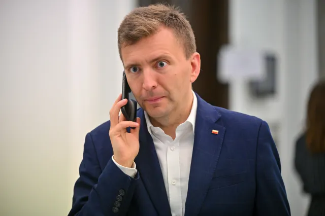 Łukasz Schreiber oświadczył się nowej partnerce. Pochwaliła się pierścionkiem