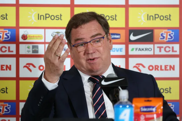 Robert Lewandowski zagra w kadrze Jana Urbana? "Dla mnie jest to absurdalne"