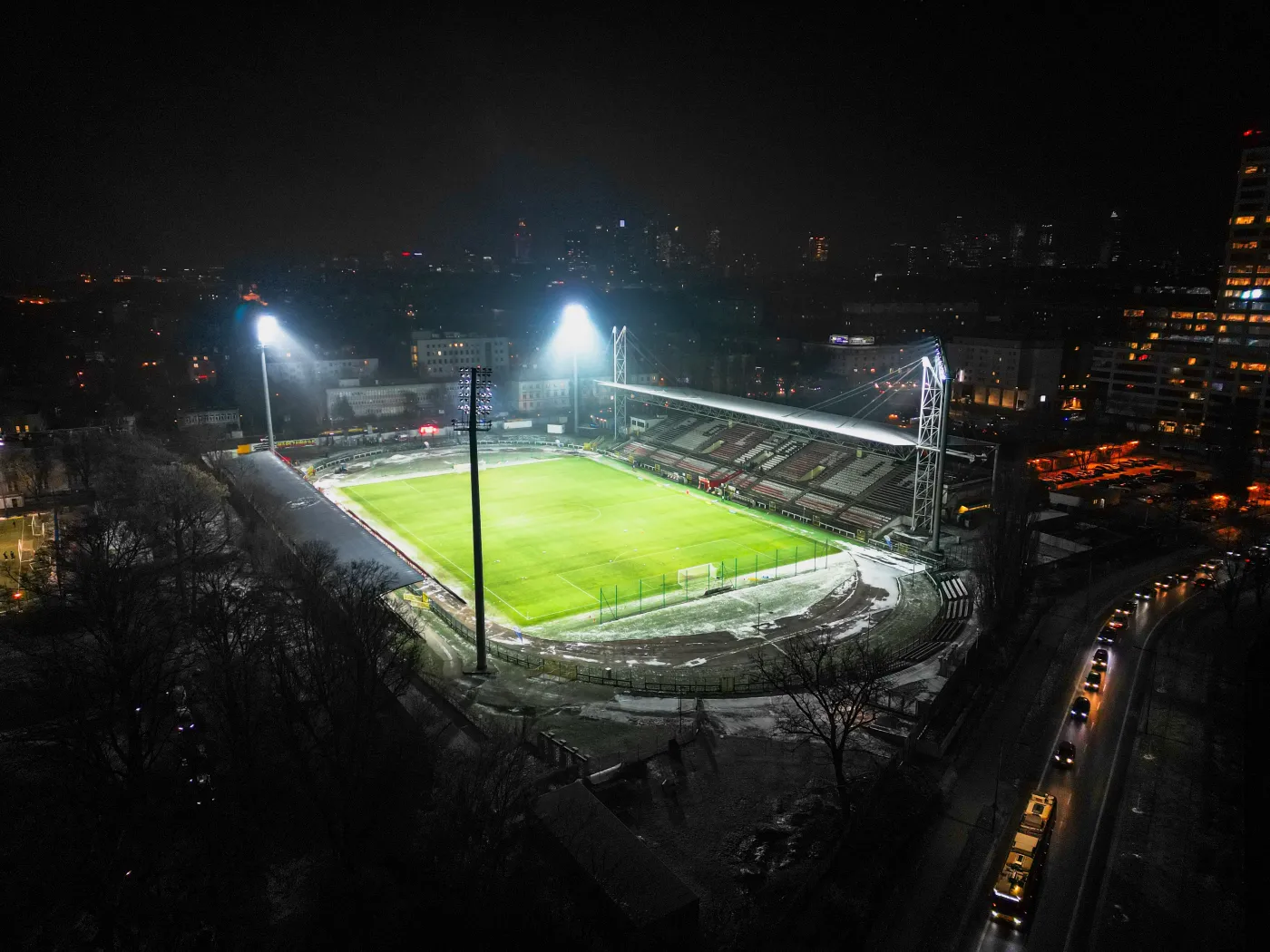 Polonia Warszawa odcięła się od transparentu kibiców. Jej właściciel jest imigrantem