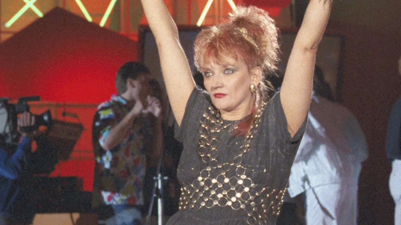 "Była estradowym zjawiskiem" PRL, śpiewała "Graj, nie żałuj strun". Zmarła w zapomnieniu