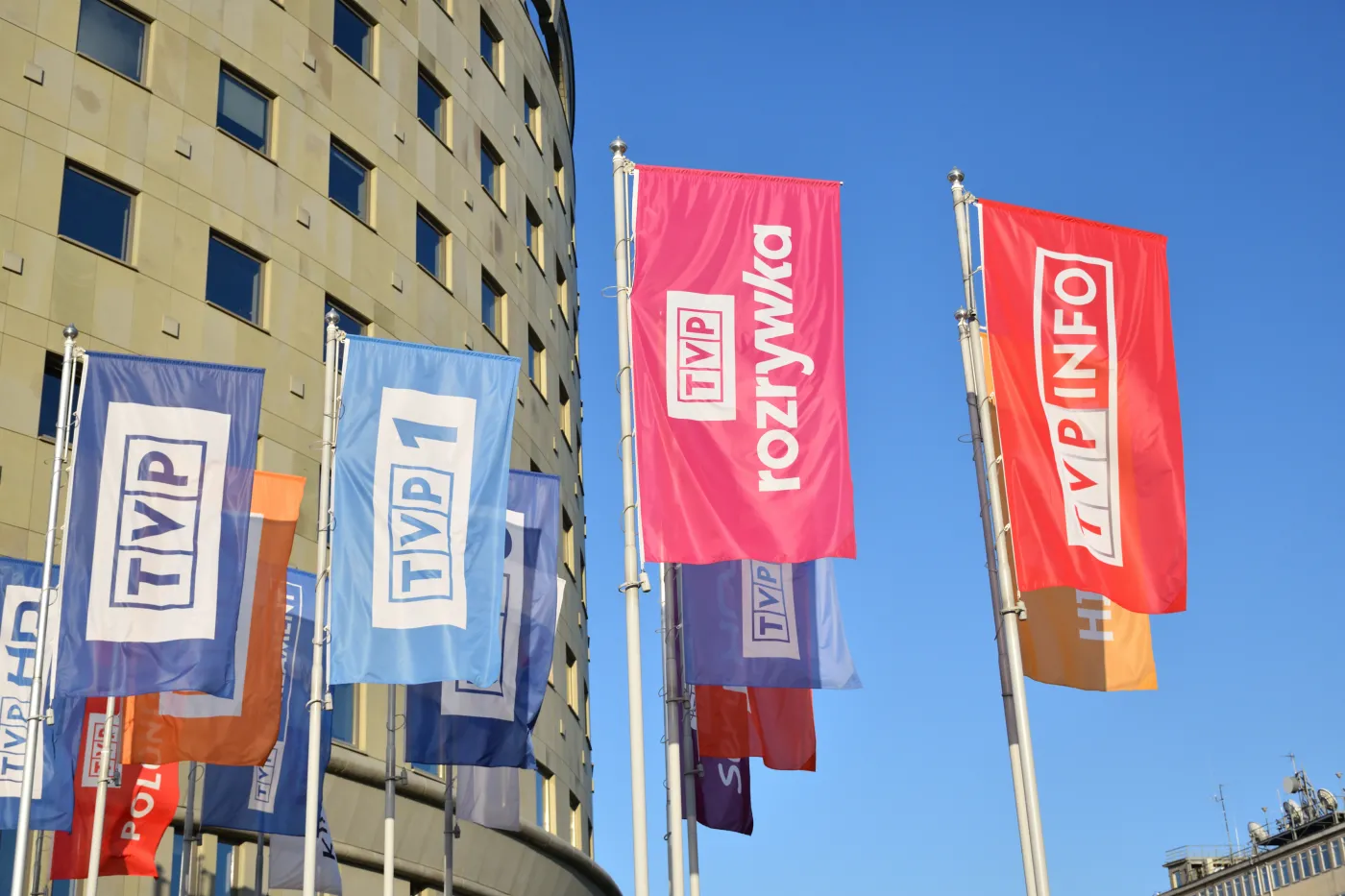 Zaufanie do mediów prywatnych wystrzeliło. A co z publicznymi? Zaskakujący raport IBRiS