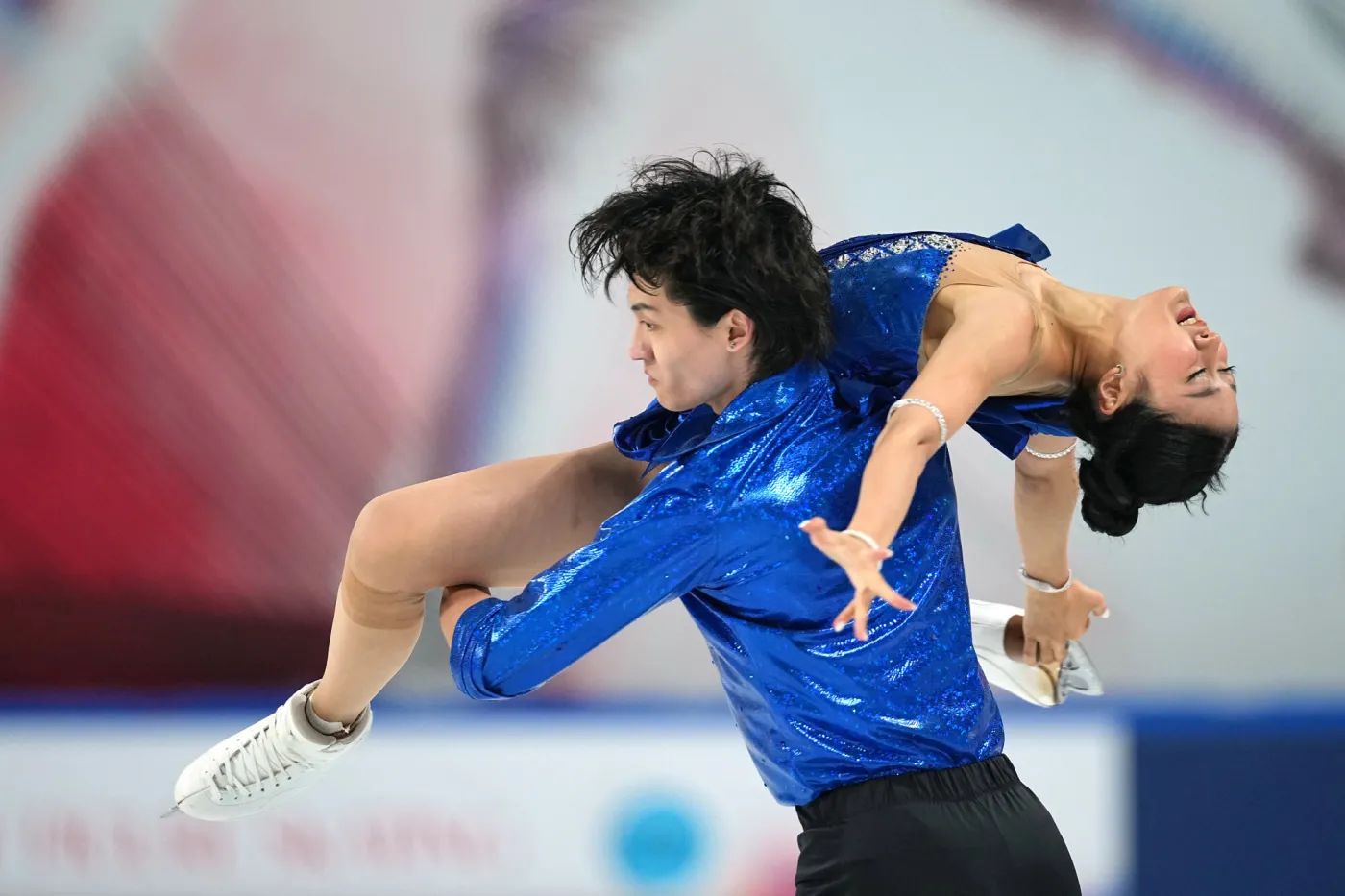 Skandal na zawodach Grand Prix ISU. Chińczycy zaprezentowali rakietę balistyczną DF-61