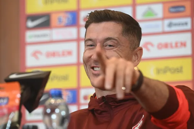 Wyciekła lista klubów, które chcą zatrudnić Lewandowskiego. Tyle może zarobić za rok gry