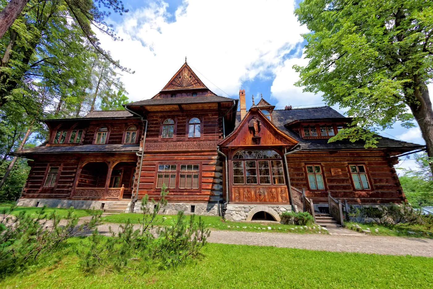 Nowe śledztwo genialnej żony krakowskiego profesora. Kolejna odsłona bestsellerowej serii