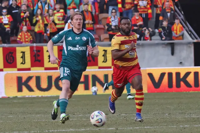 Wielki pech Jagiellonii. W meczu z Legią jej piłkarze dwa razy trafili do swojej bramki