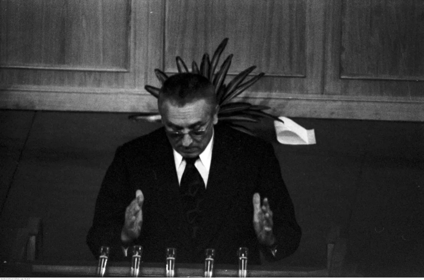 QUIZ dla tych, którzy żyli w PRL. Dopasuj funkcję do osoby. Ten quiz nie bierze jeńców