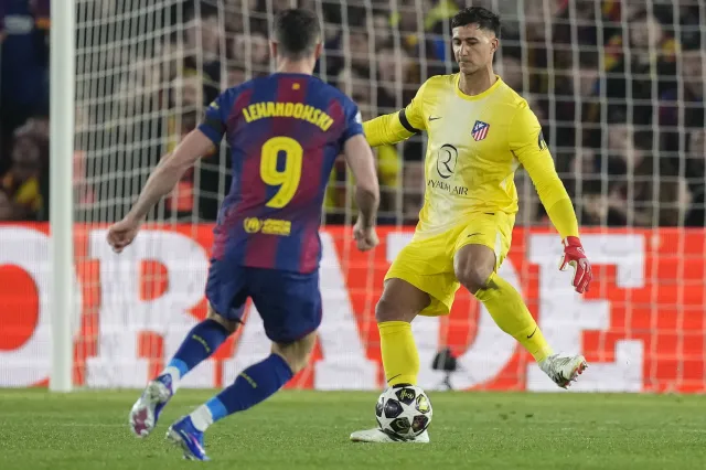 Liga Mistrzów. Barcelona w piekielnie trudnej sytuacji. Lewandowski zmieniony w przerwie