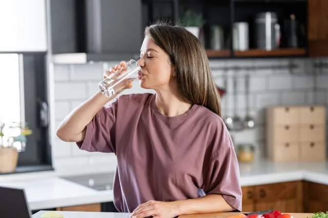 Dodaj do wody. Łyżeczka wystarczy, żeby zbić cukier i cholesterol