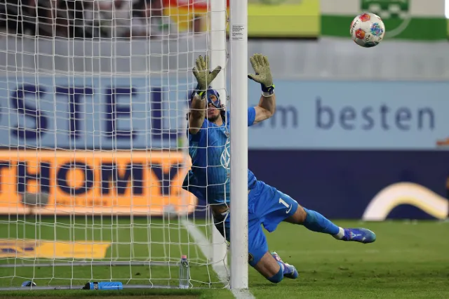 Bramkarz reprezentacji Polski spadł z Bundesligi. W decydującym meczu puścił dwa gole