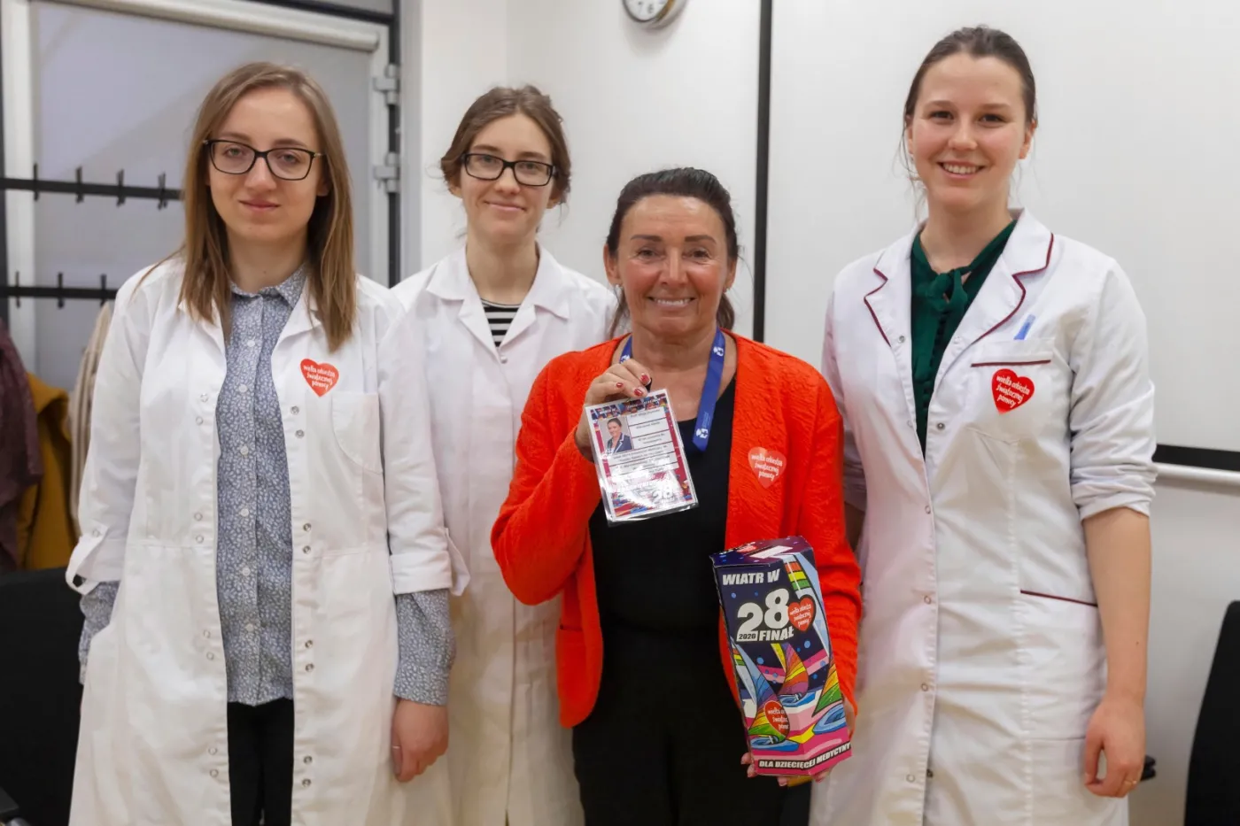 prof. Alicja Chybicka podczas bezpłatnych badań pediatrycznych w ramach finału WOŚP