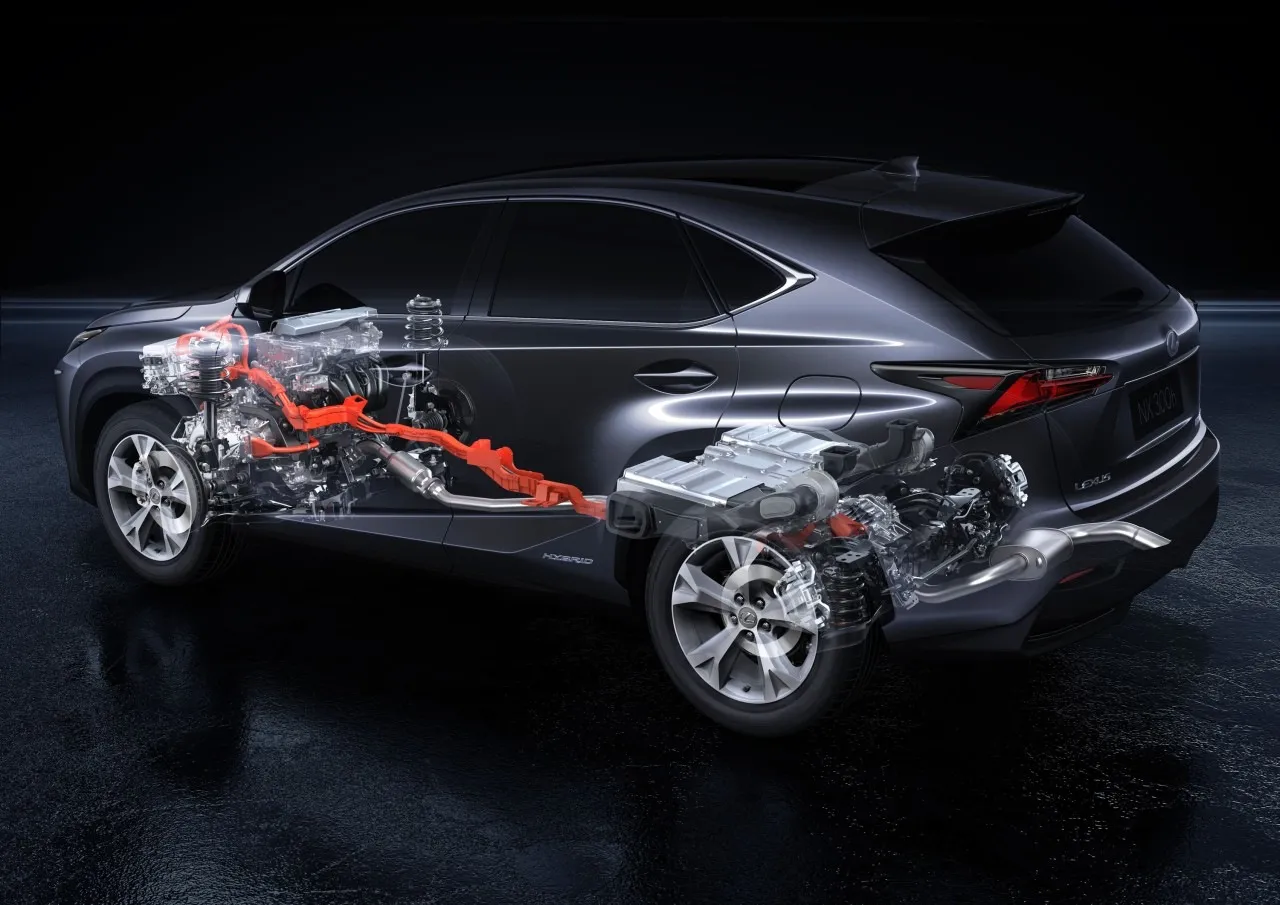 lexus-nx-300h-tez-ma-motor-elektryczny-i-baterie-ale-nie-trzeba-ladowac-ich-z-gniazdka-28078409.jpg