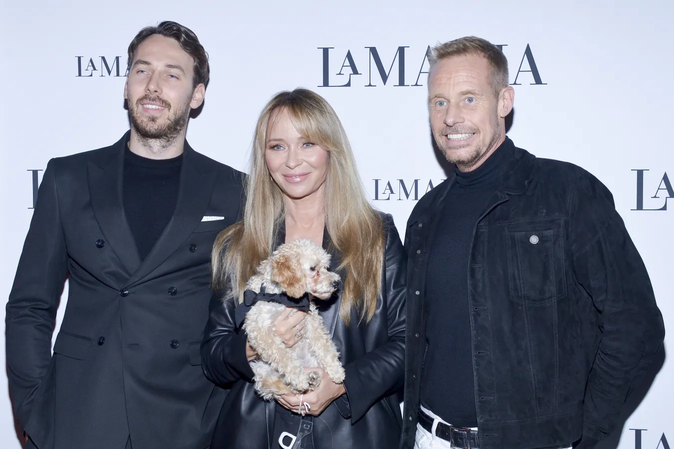 Joanna Przetakiewicz pokazała filmik ze ślubu. Do ołtarza poprowadzili ją synowie [WIDEO]