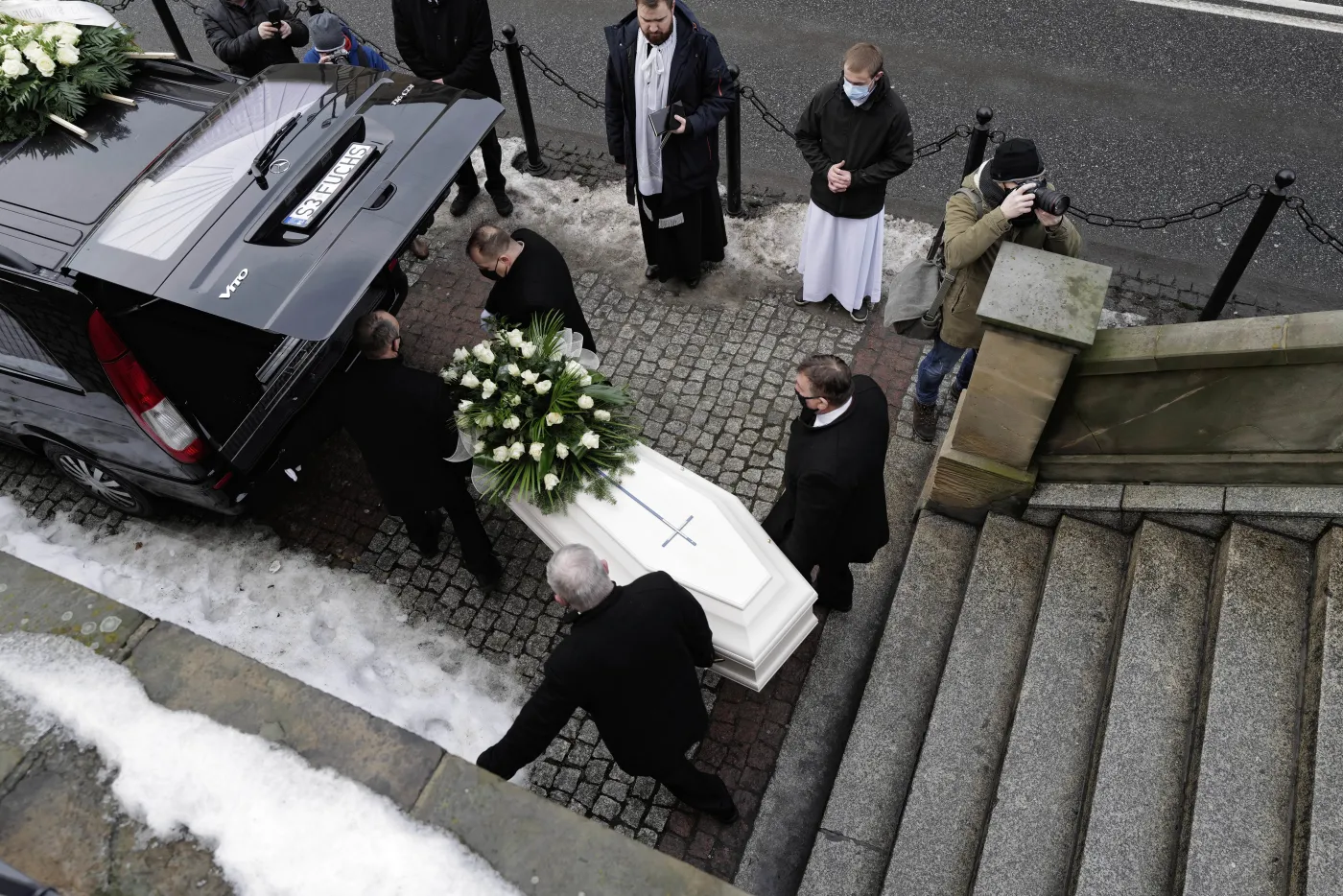 Pogrzeb zamordowanej 13-letniej Patrycji z Bytomia. "Zawsze towarzyszył nam twój uśmiech"