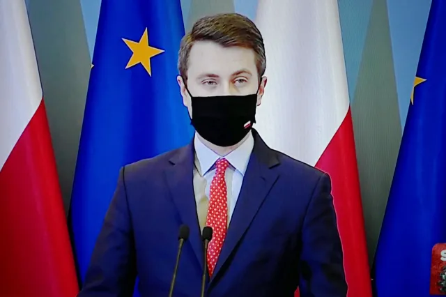 Rząd kupi chińską albo rosyjską szczepionkę? Rzecznik rządu: Analizujemy sytuację