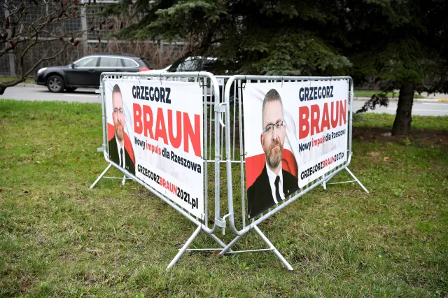 Braun skarży się na policję. "Przeszkadza mi w kampanii wyborczej"