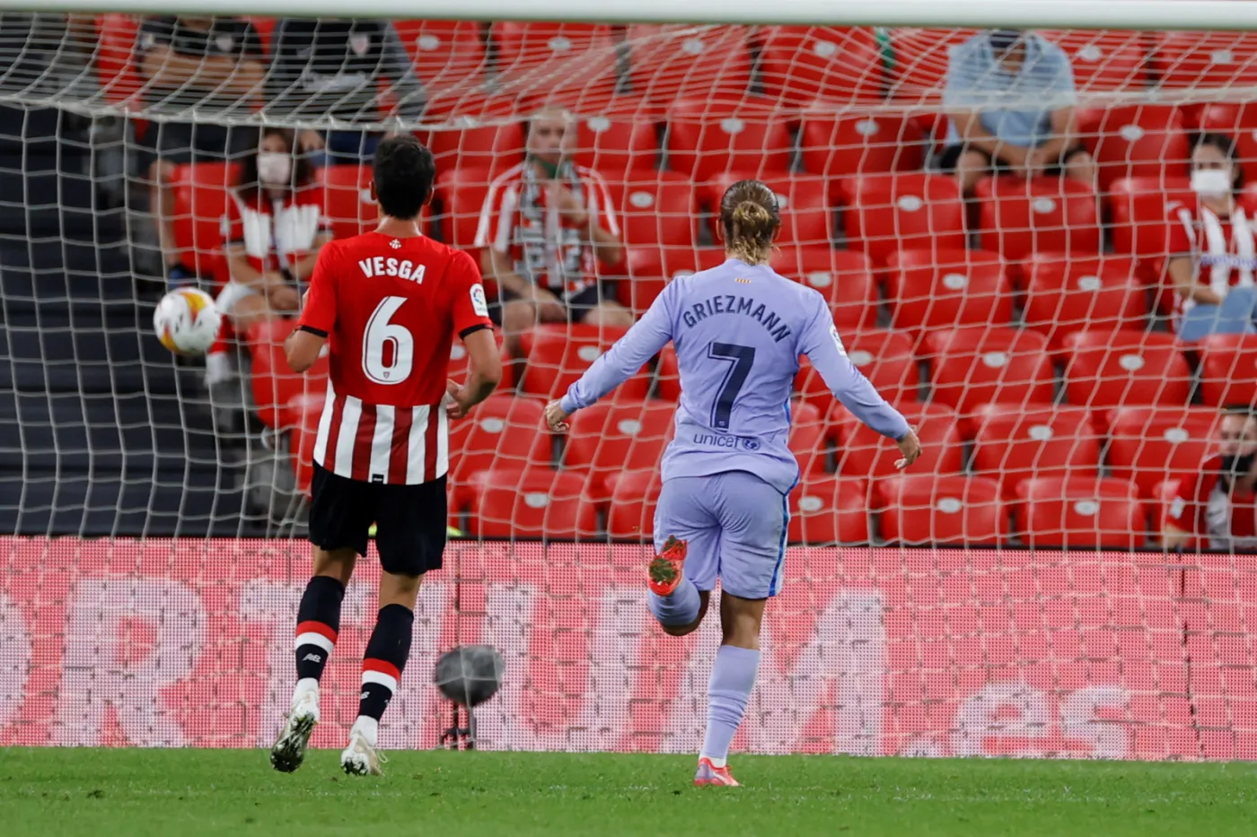 Potknięcie Barcelony w Bilbao. W niedzielę grają stołeczni rywale