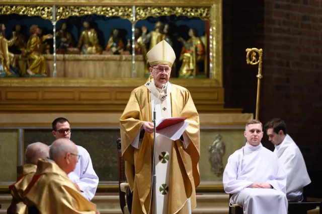 Abp Gądecki o sztucznej inteligencji: Ludzkość bezpieczna tylko pod panowaniem Chrystusa