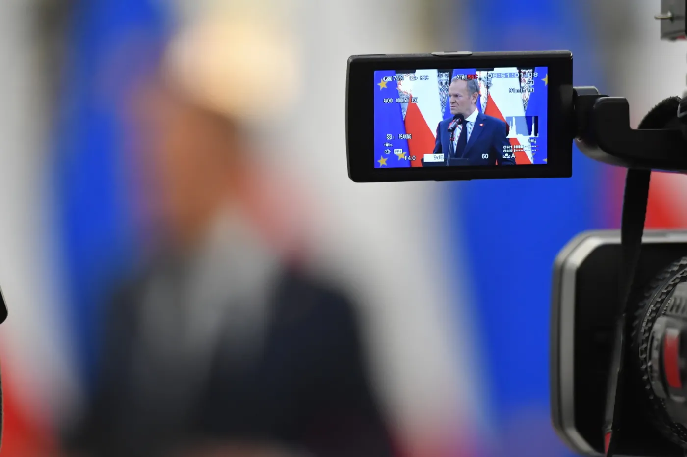 "Ta kombinacja jest głupia, bardzo niekompetentna". Tusk stanowczo dementuje pogłoski