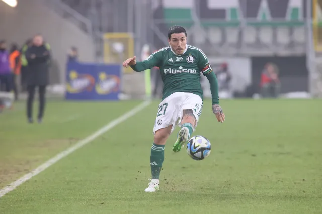 Josue obraził kibiców ŁKS. Obsceniczne gesty piłkarza Legii [WIDEO]