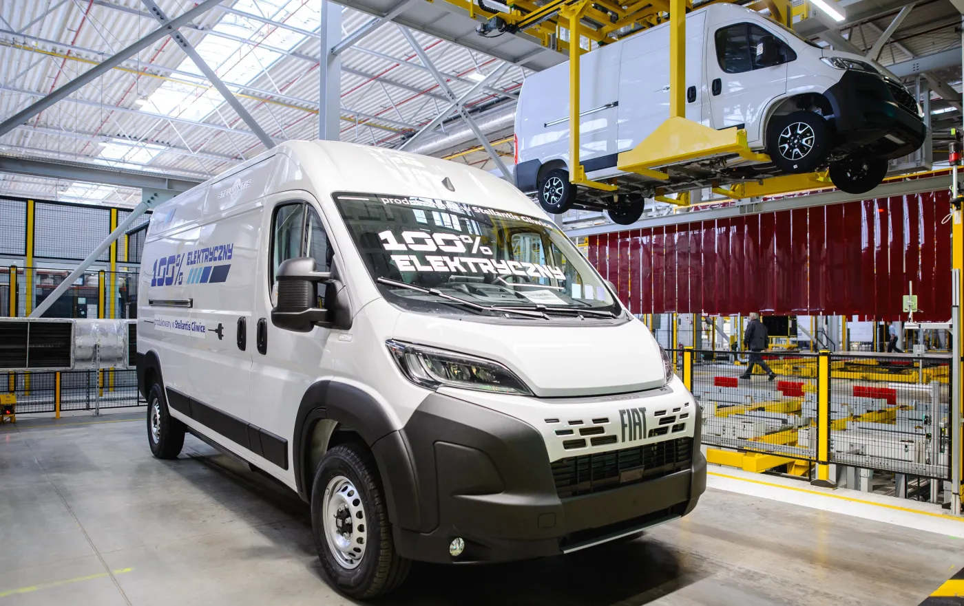 stellantis-uruchomil-w-gliwicach-produkcje-duzych-elektrycznych-samochodow-dostawczych-38060788.jpg