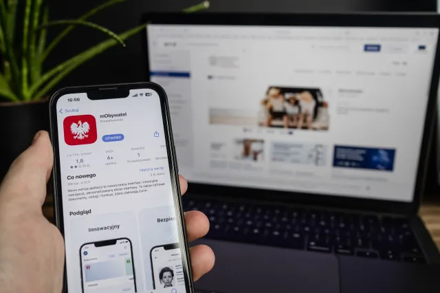 Atrakcyjne zniżki na ferie. Sprawdź, czy masz dostęp w mObywatelu