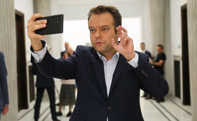 PiS ekspresowo zwołuje konwencję. Rzecznik partii zdradził pewien szczegół dot. kandydata