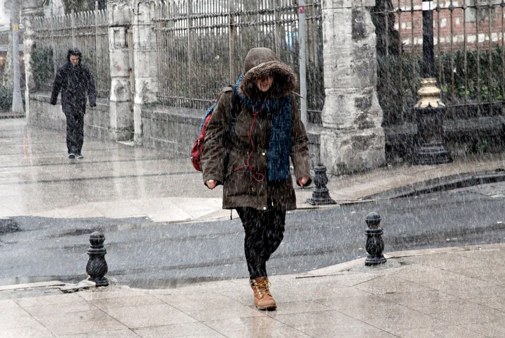 Pogoda będzie psuć się z godziny na godzinę. Już nie tylko śnieg i deszcz. Są alerty IMGW